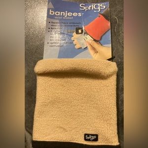 NWT Sprigs Bangees Reversible Wrist Wallet